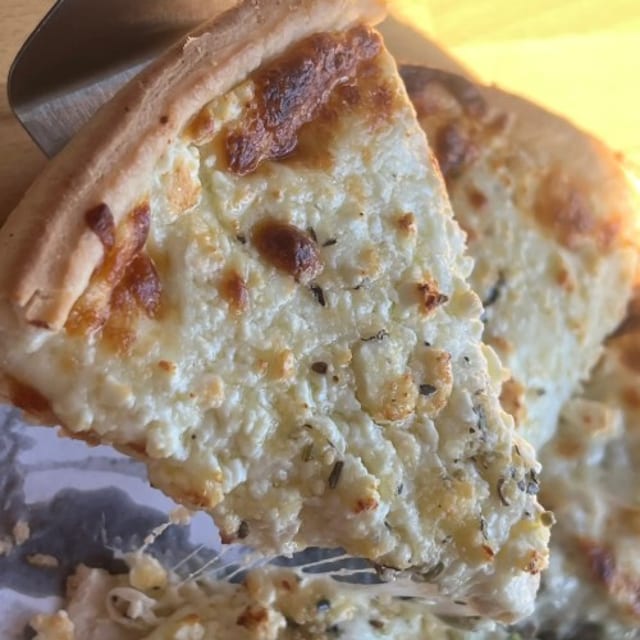 White Triple Cheese Pizza.