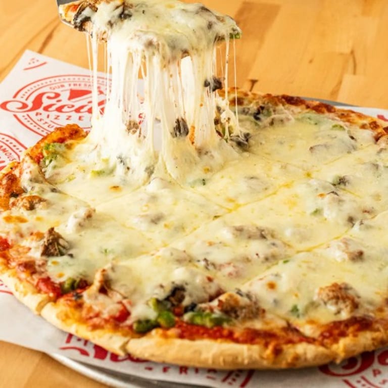BBQ Chicken Pizza Delight